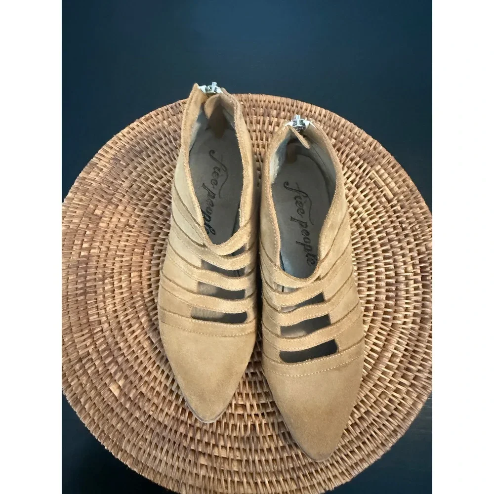 Free‎ People Tan Suede Caged Ankle Boots Pointed Toe Strappy Booties Size 38